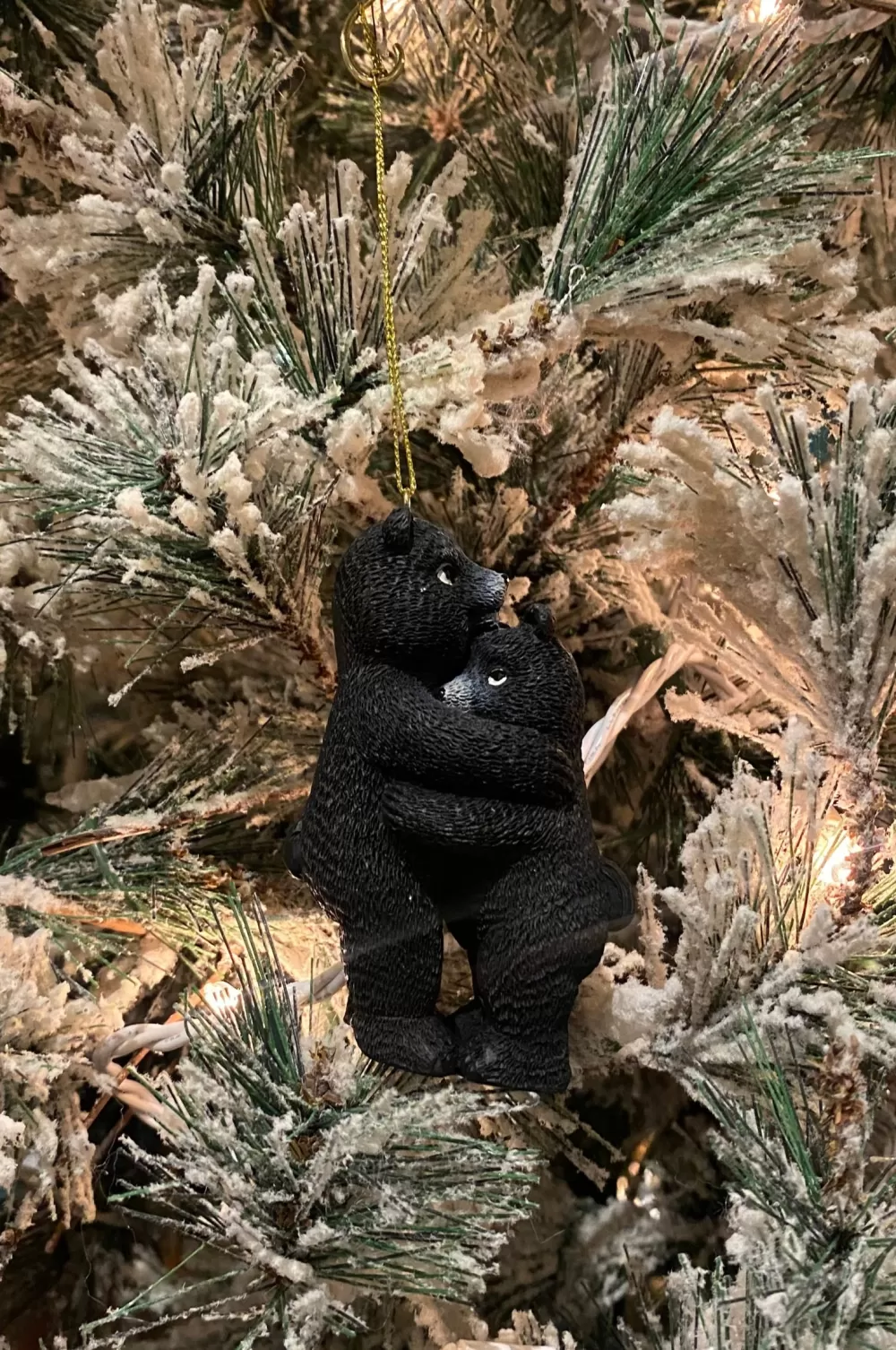 The Spirit of Christmas Bears>Bear Hug Ornament