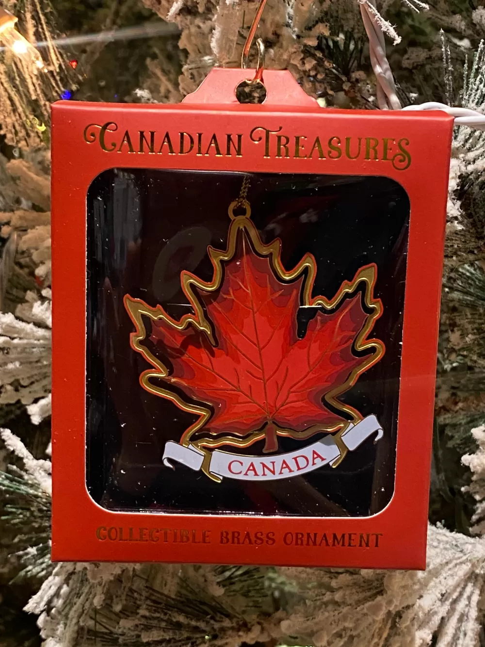 The Spirit of Christmas Banff And Canadiana>Canada Maple Leaf